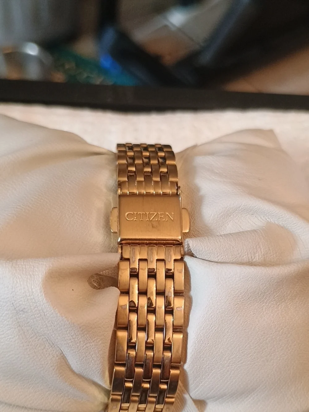 Vintage Citizen Quartz Gold-Plated Ladies Watch Black Dial WR50